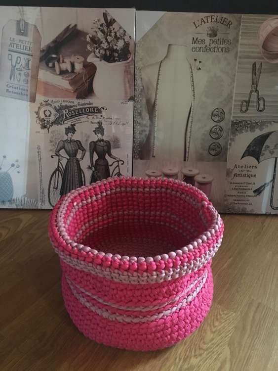 panier crochet rose