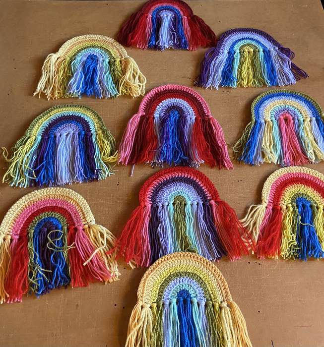 decoration ponpons laine multicolore