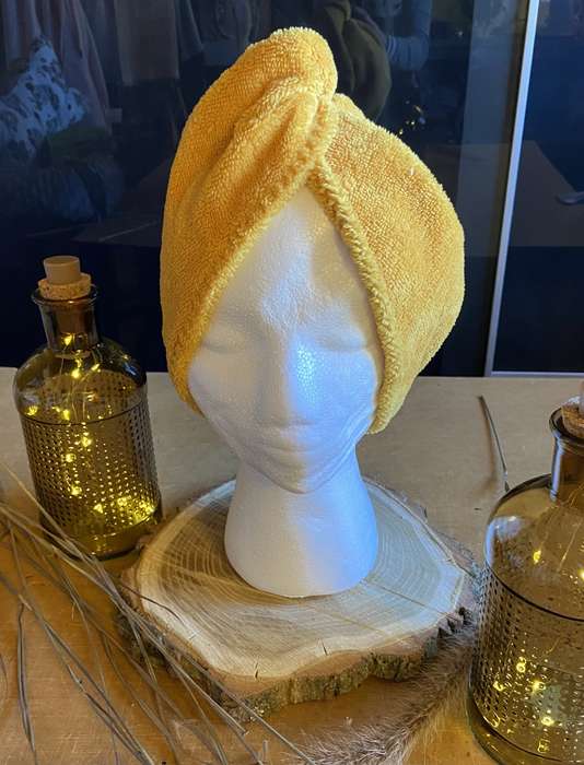 serviette cheveux jaune 2
