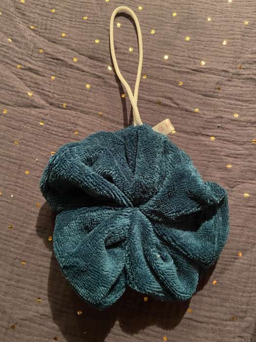 fleur de douche bleu paon